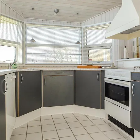 Awesome In With Kitchen Holiday home